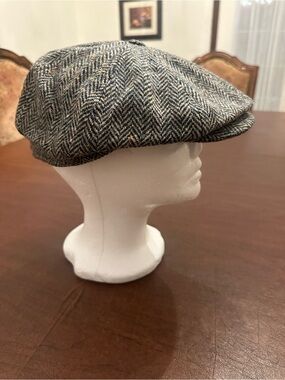 NWT! Mucros Irish Wool Tweed Driving L Cap Charcoal  Subtle yellow